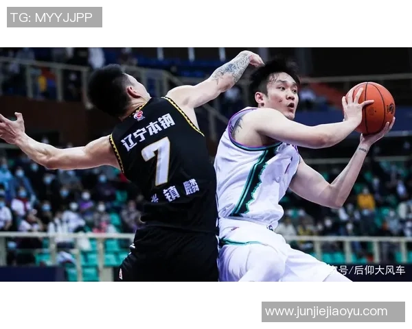 重庆篮球队以59分领跑总决赛积分榜展现强劲实力